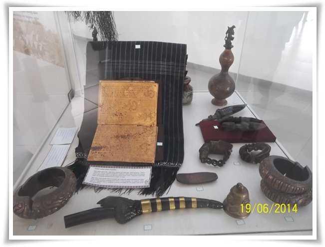 buku laklak di museum batak balige